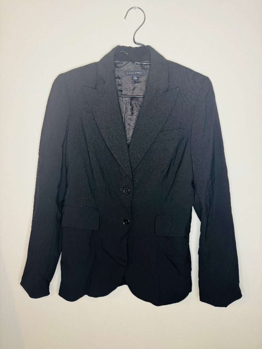Banana Republic Black Two-Button Tailored Blazer - Women's Size 6